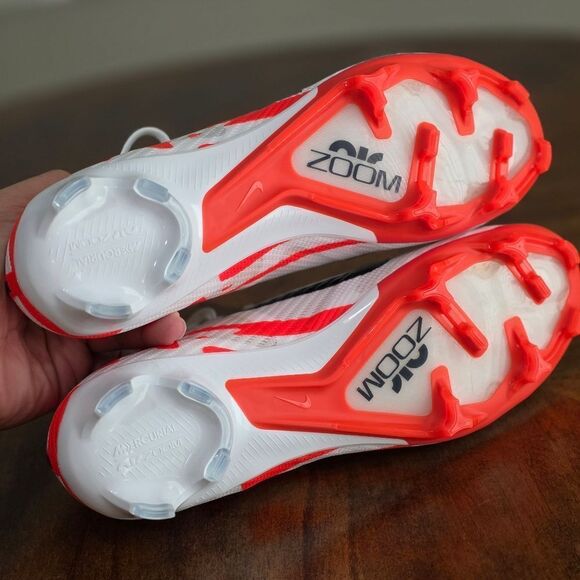 Nike Zoom Vapor 15 Elite Soccer Shoes White Black Crimson Men's 13 LE DJ4978-600 - Picture 10 of 10